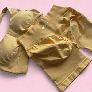 DFYNE Yellow sports bra and shorts set